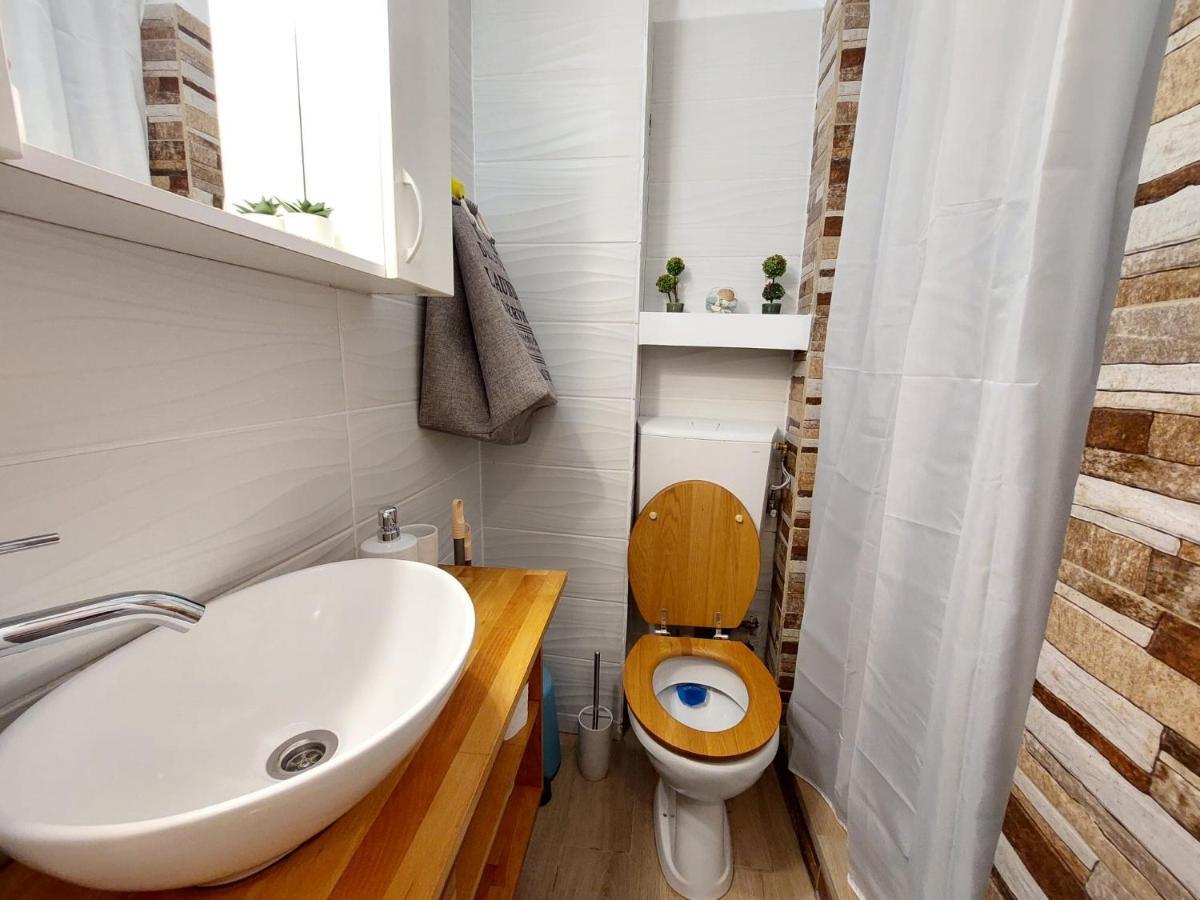 Laroka House Cosy Studio Universitate Boekarest Buitenkant foto